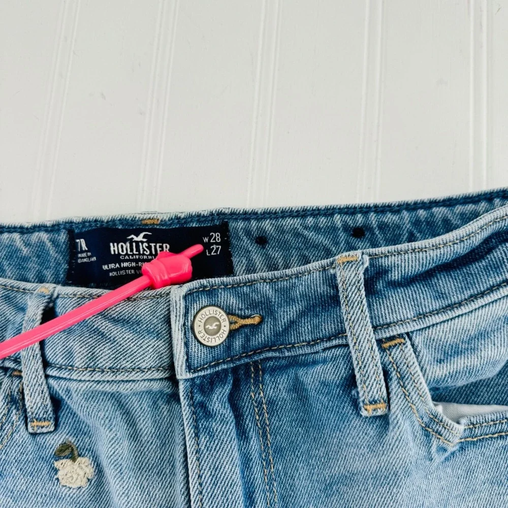 Hollister‎ Ultra High-Rise Mom Jeans Distressed Denim Size 7R